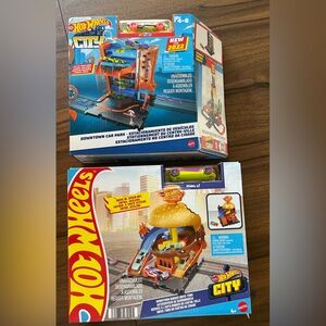 Hot Wheels City Downtown Vehicle Playset - Multicolor